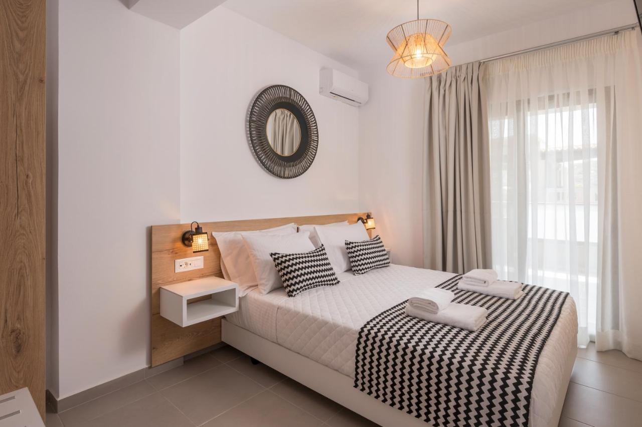 Indigo Blue Seaside Deluxe Apartments Kissamos Exterior photo