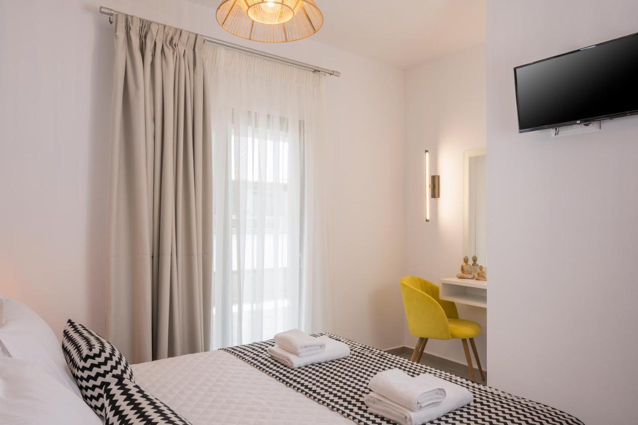 Indigo Blue Seaside Deluxe Apartments Kissamos Exterior photo